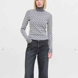 Brand new Burberry Wool Sweater